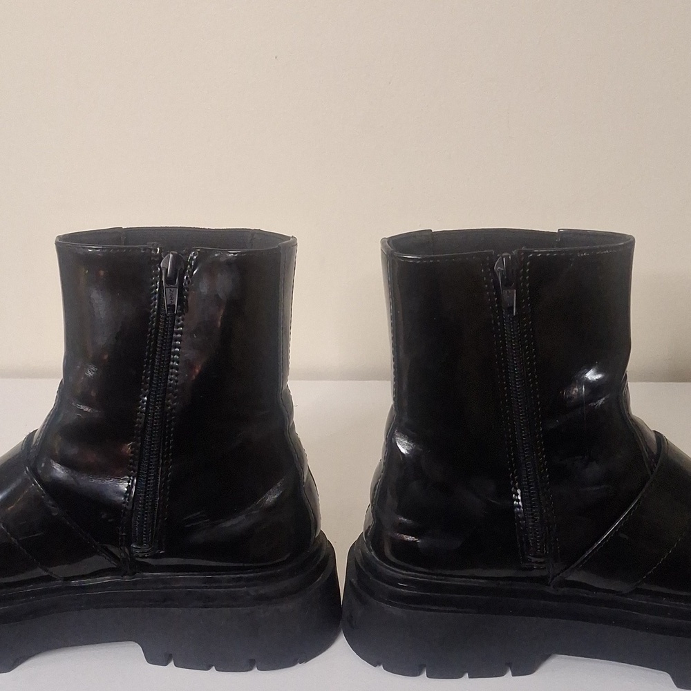 Zara Chunky Lug Sole Rhinestone Heart Buckle Chelsea Boots SZ 6 - Picture 13 of 13